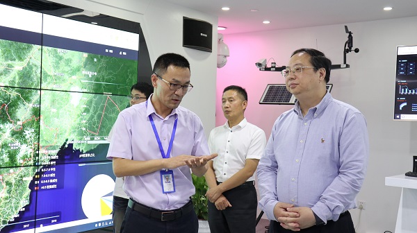 杭州市副市长王宏一行在乐鱼展厅参观
