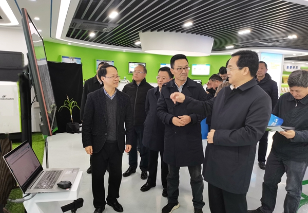 浙江省高兴夫副省长一行莅临浙江乐鱼股份有限公司参观调研