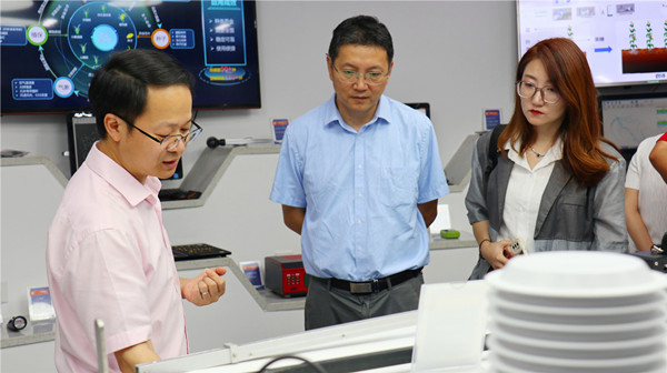 王建军一行参观乐鱼数字展厅‍‍