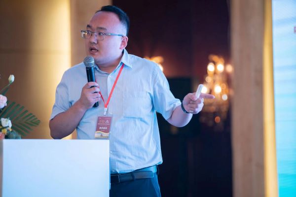 乐鱼营销副总周蓝舰作《产业大脑+未来农场的模式探索》专题报告.jpg